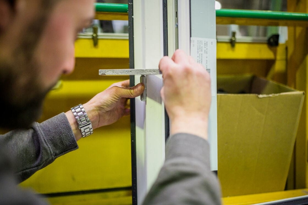 Châssis volets monobloc en PVC Kömmerling