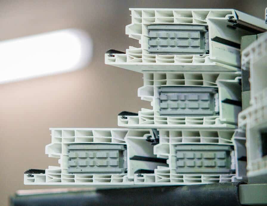 Châssis porte en PVC Kömmerling