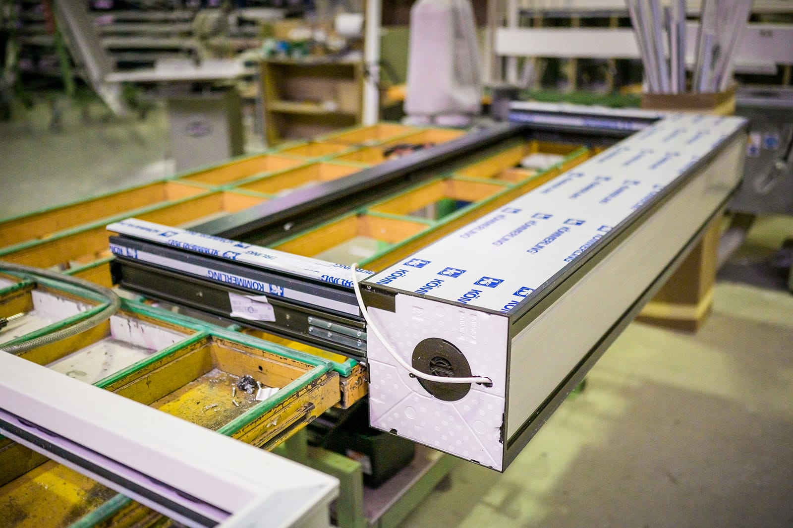 Châssis volets monobloc en PVC Kömmerling