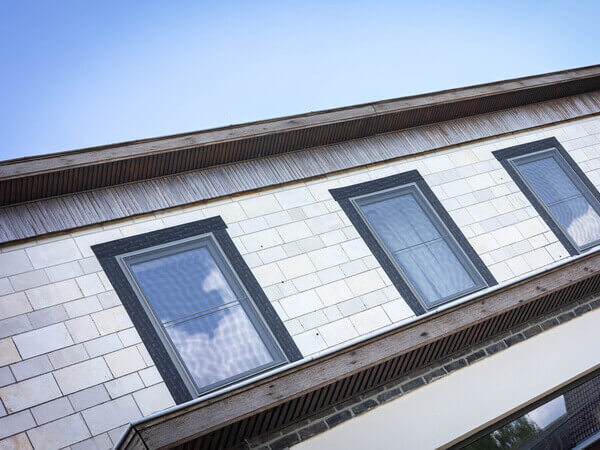 Placement de châssis en PVc Kömmerling à Chapelle-à-Wattines