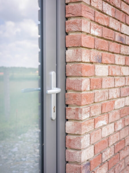 Portes en PVC Kömmerlin : réalisation à Chaeplle-à-Wattines