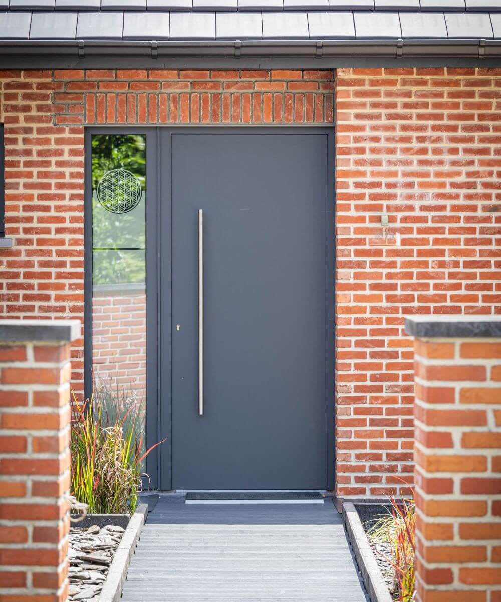 Réalisation de châssis en PVC pour porte à Saint-Symphorien