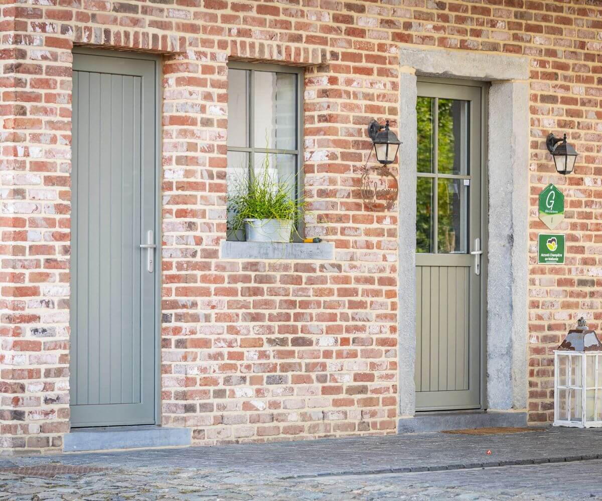 Réalisation de châssis en PVC Kömmerling à Saintes