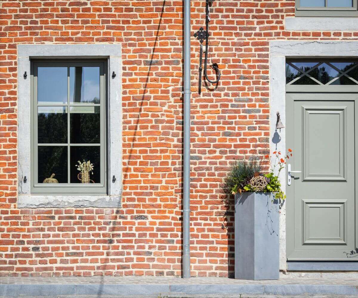 Placement de châssis fenêtre porte en PVC à Graty