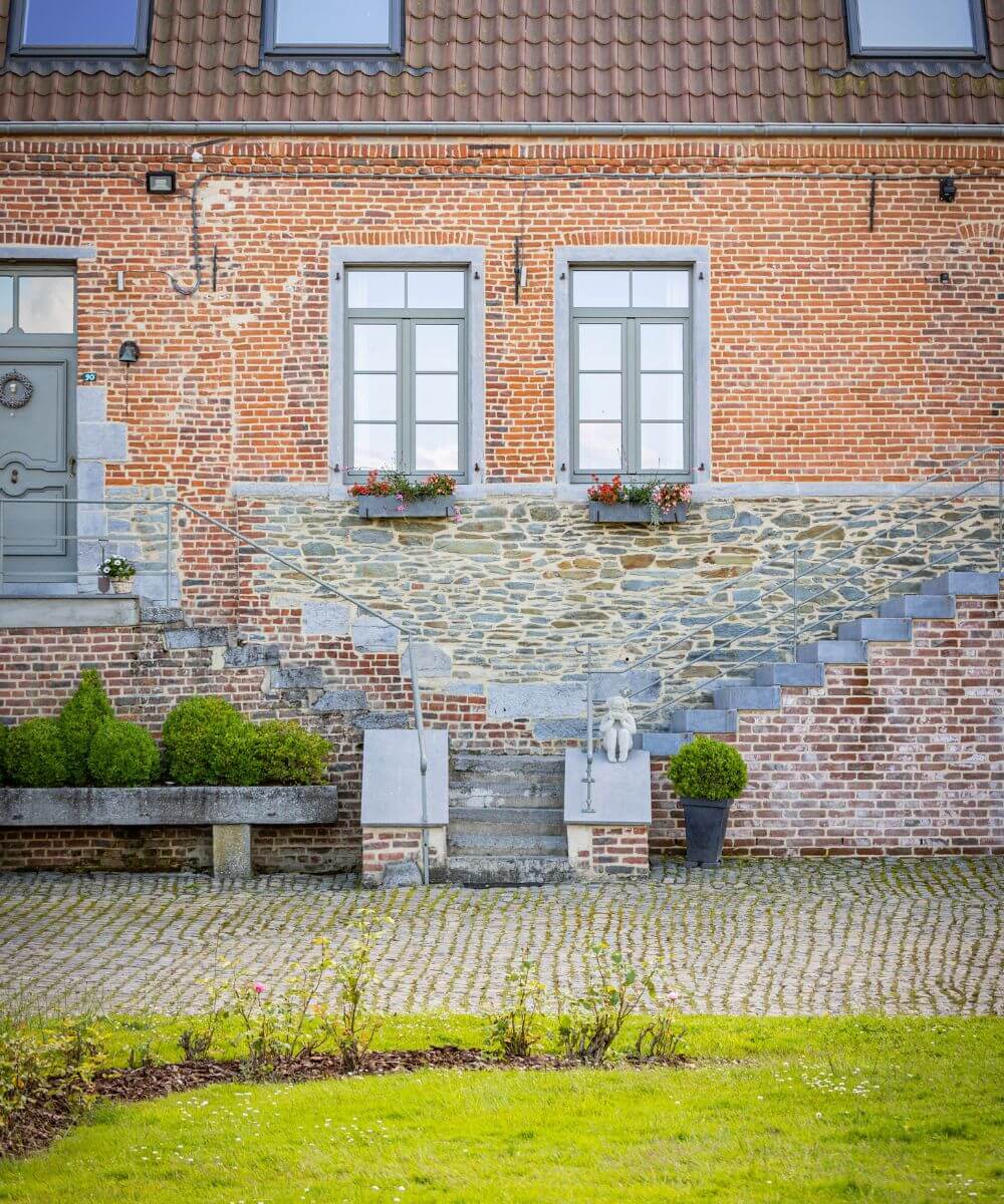 Pose de châssis en PVC Kömmerling fenêtres et porte à Saintes