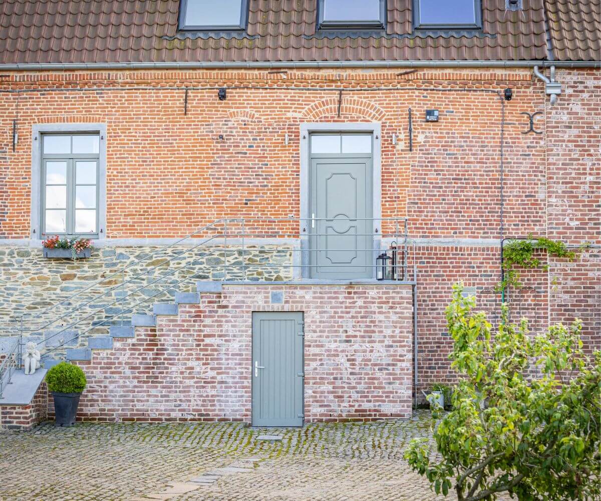 Réalisation de châssis en PVC à Saintes pour une ancienne fermette