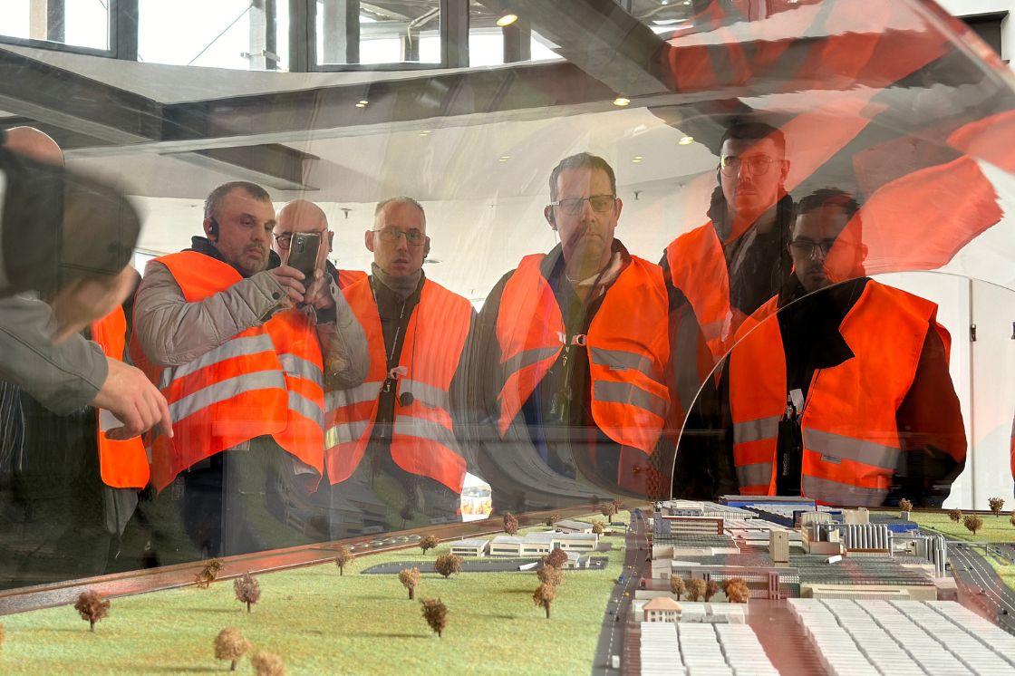 Les équipes Tivolux, fabricant de châssis à Pirmasens